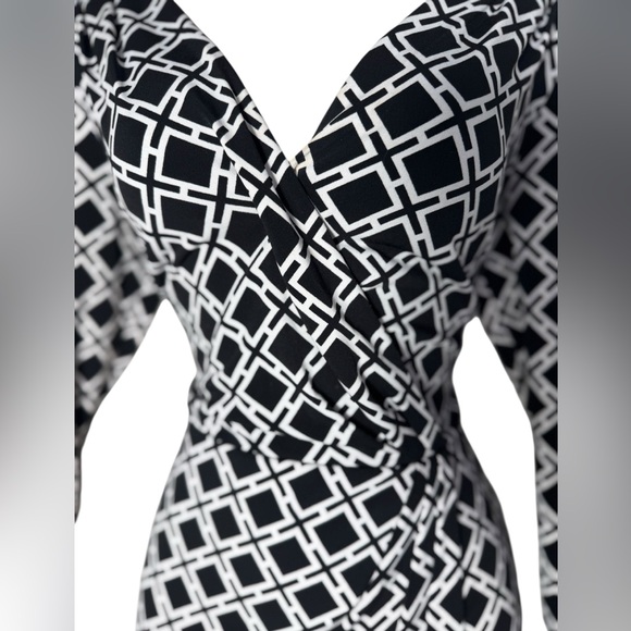 White House Black Market Lattice Pattern Faux Wrap Knit Dress Ladies 8 - Picture 10 of 13